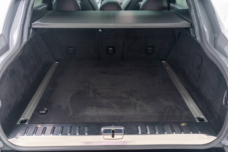 2022 Aston Martin DBX