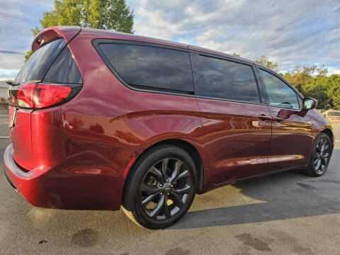 2020 Chrysler Pacifica Touring