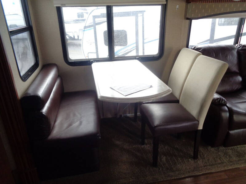 2015 Freightliner M2 106