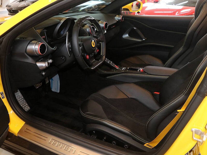 2021 Ferrari 812 GTS