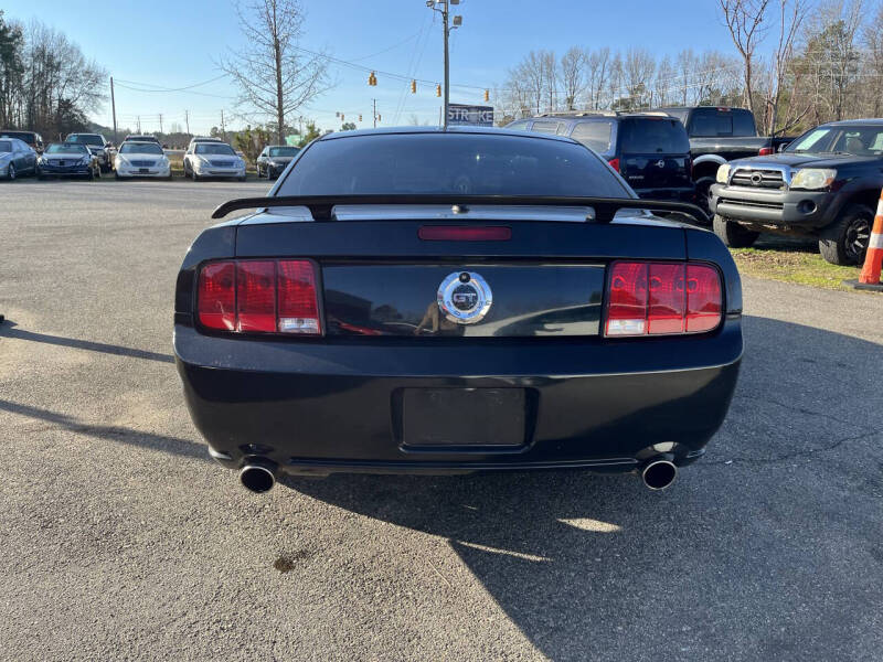 2007 Ford Mustang GT Deluxe