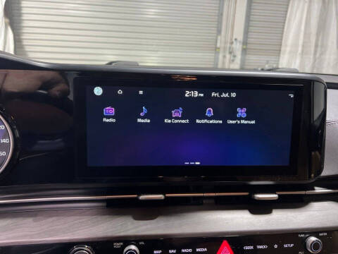 2024 Kia Carnival EX