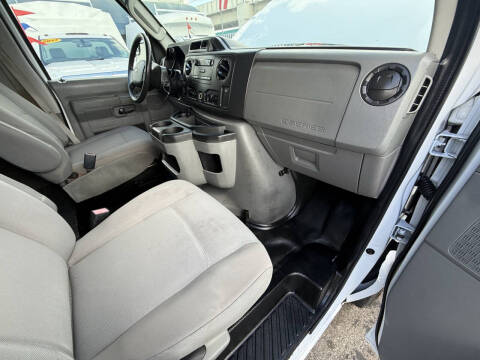 2012 Ford E-350