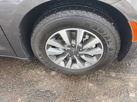 2022 Chrysler Pacifica Hybrid Touring L