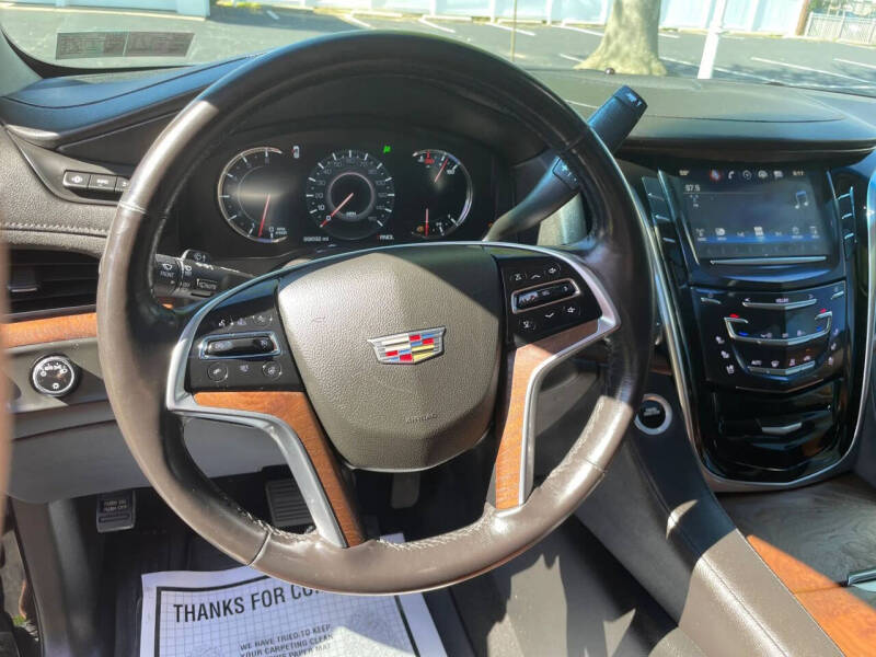 2018 Cadillac Escalade ESV Luxury