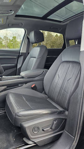 2021 Audi e-tron quattro Premium Plus