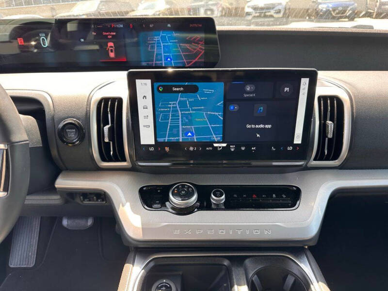 2025 Ford Expedition Active