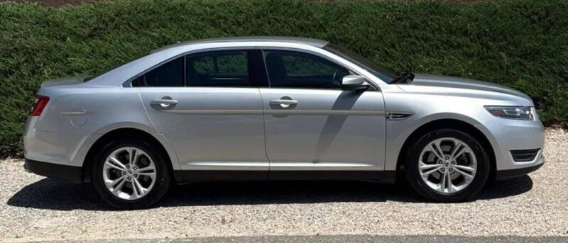 2018 Ford Taurus SEL
