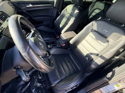 2017 Volkswagen Golf R 4Motion