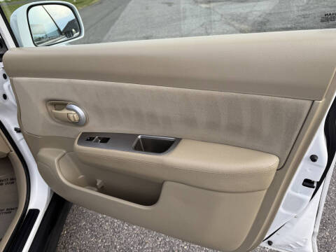 2011 Nissan Versa 1.8 SL