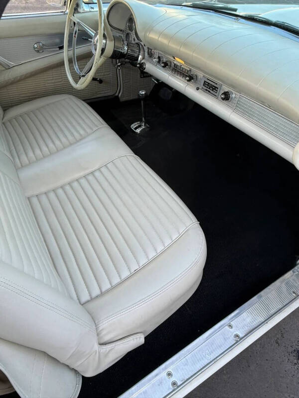 1957 Ford Thunderbird