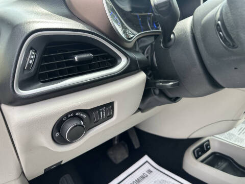 2017 Chrysler Pacifica Touring