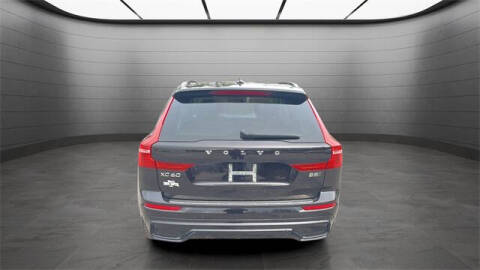 2023 Volvo XC60 B5 Plus Dark Theme