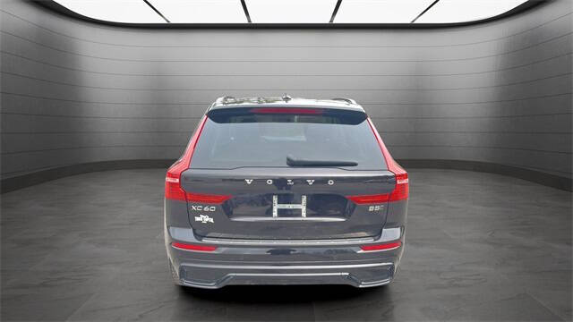 2023 Volvo XC60 B5 Plus Dark Theme