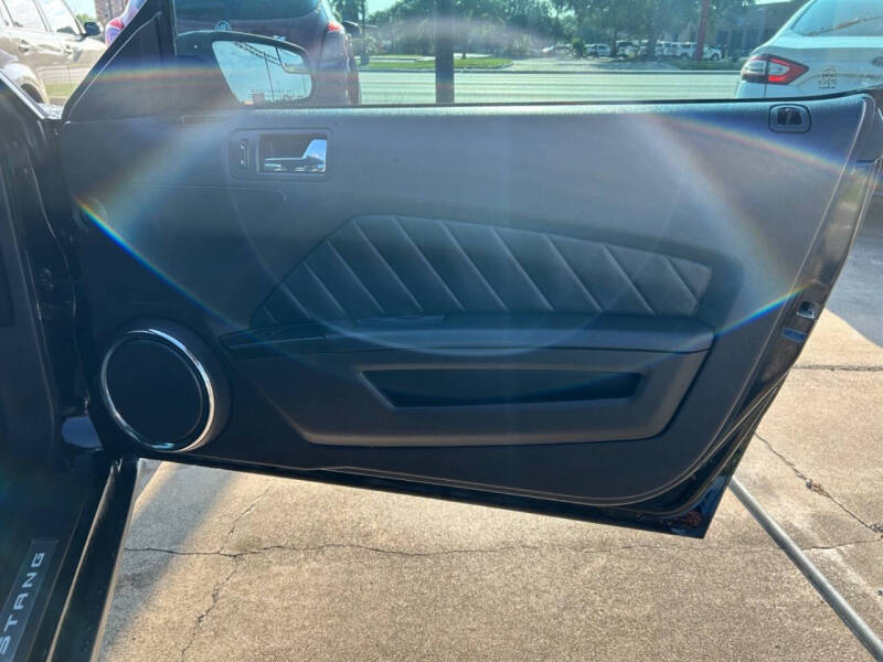 2012 Ford Mustang V6