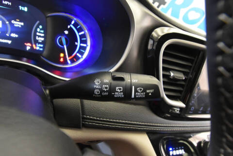 2024 Chrysler Pacifica Plug-In Hybrid Select