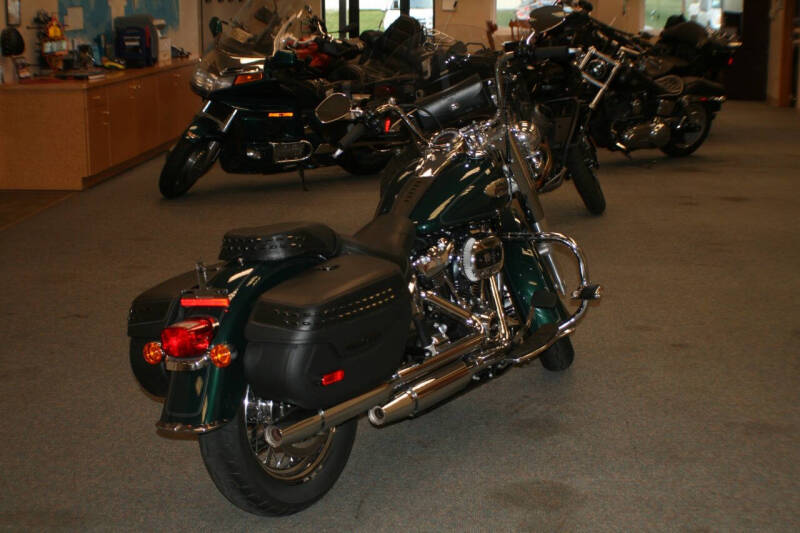 2024 Harley-Davidson FLHCS HERITAGE CLASSIC 114