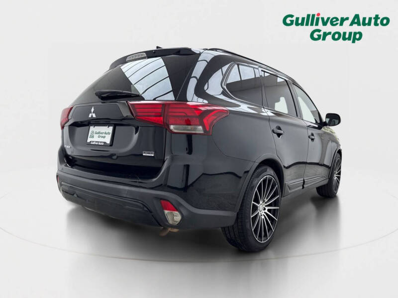 2020 Mitsubishi Outlander LE