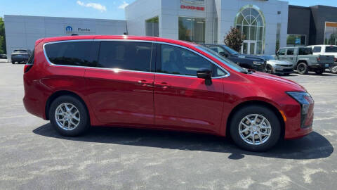 2027 Chrysler Pacifica Select