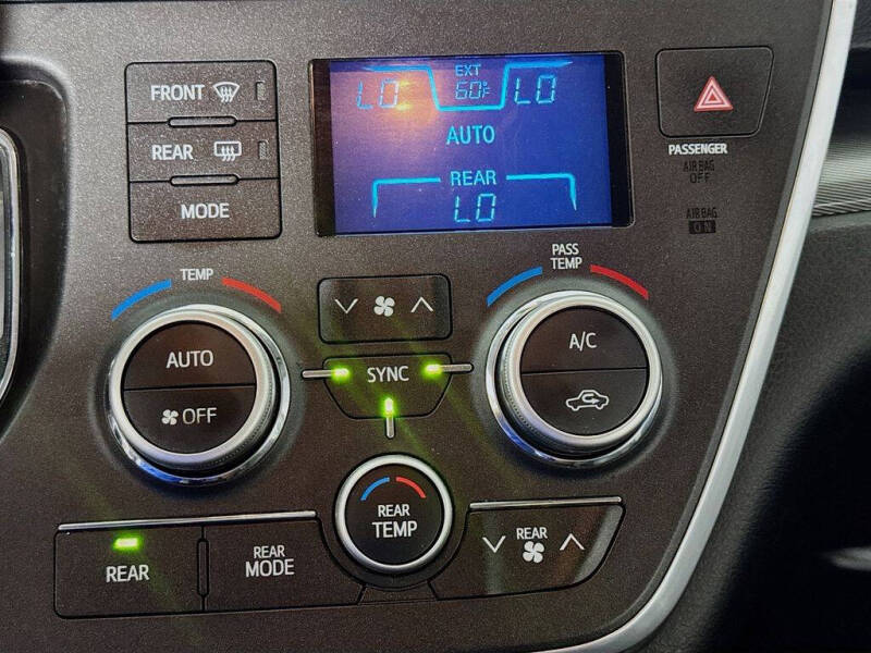 2015 Toyota Sienna