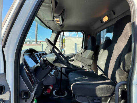 2017 Freightliner M2 106