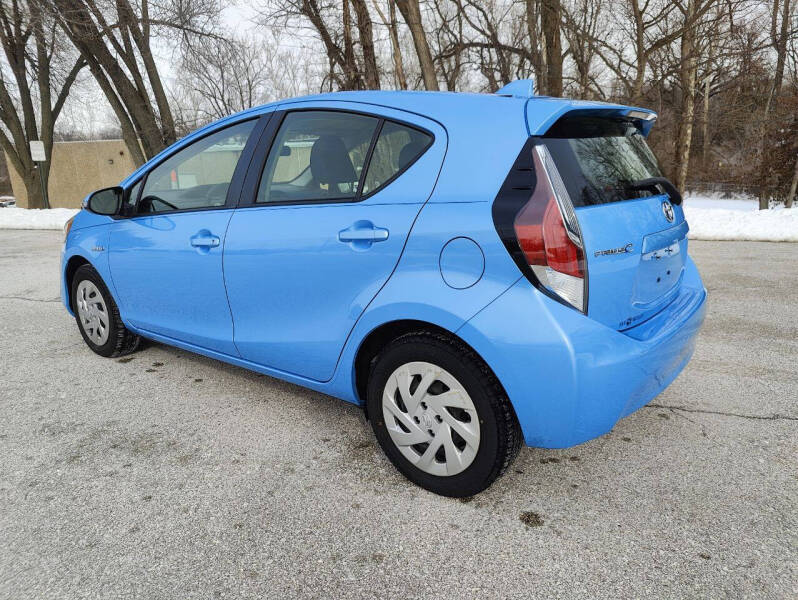 2016 Toyota Prius c Three