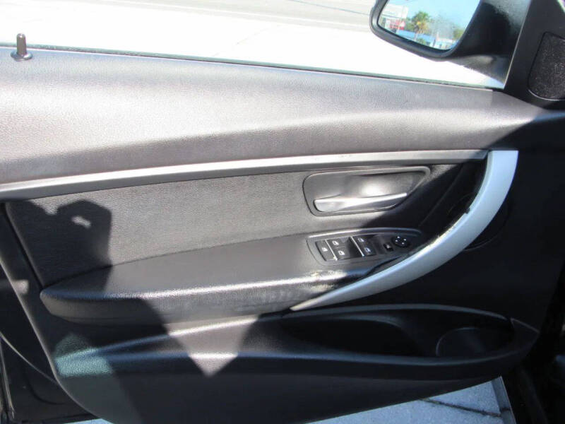 2017 BMW 3 Series 320i xDrive