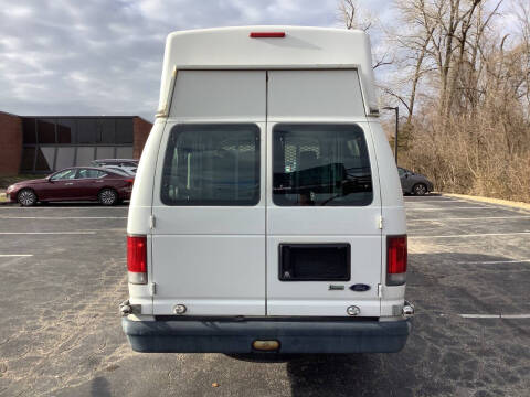 2010 Ford E-Series E-350 SD