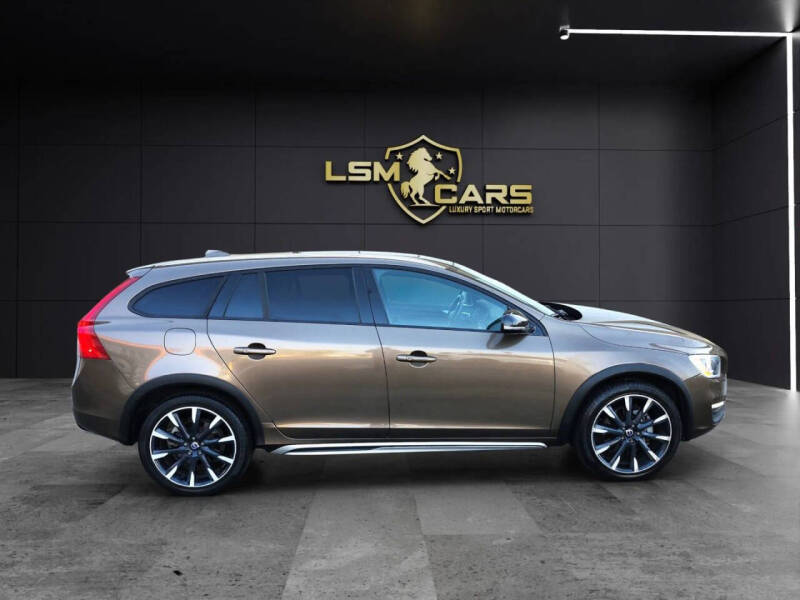 2017 Volvo V60 Cross Country T5 Premier