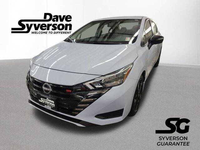 2025 Nissan Versa Sedan SR's photo