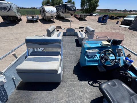 1989 Lowe Boats Pontoon 19