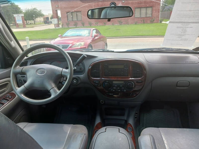 2002 Toyota Sequoia SR5