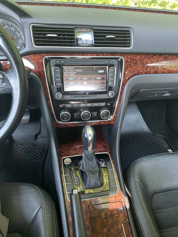 2012 Volkswagen Passat TDI SEL Premium