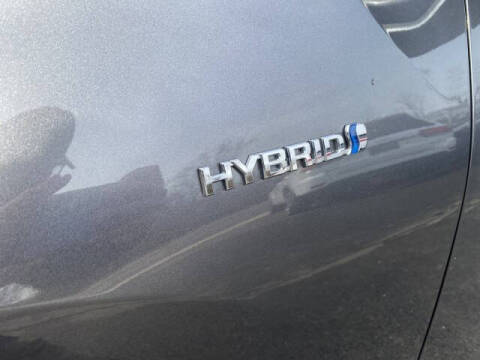 2022 Toyota Prius L Eco