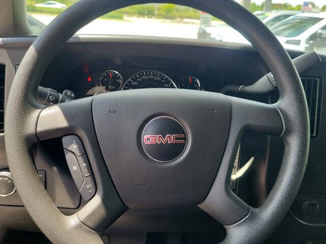 2025 GMC Savana 2500