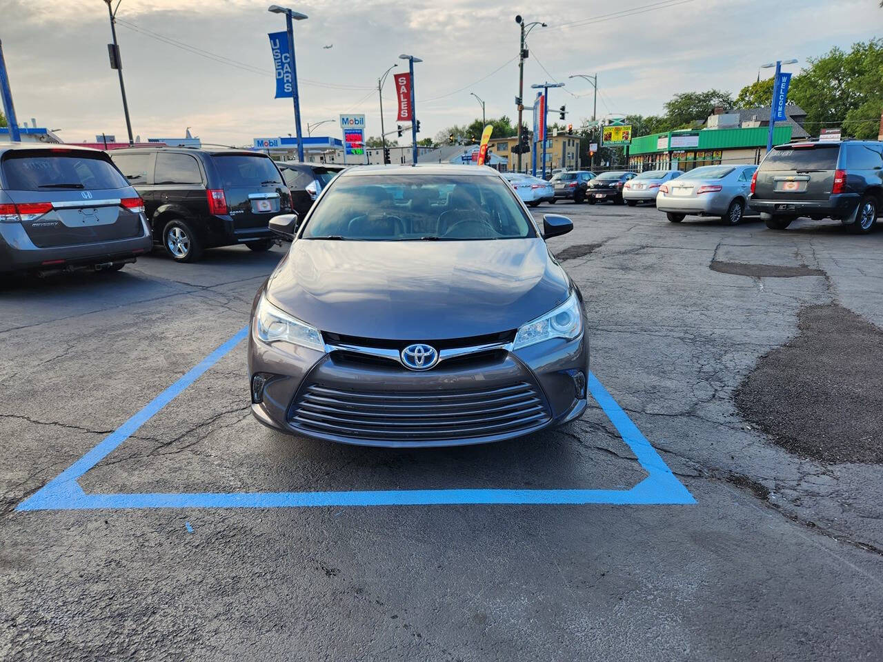 2017 Toyota Camry Hybrid for sale at Chicago Auto House in Chicago, IL