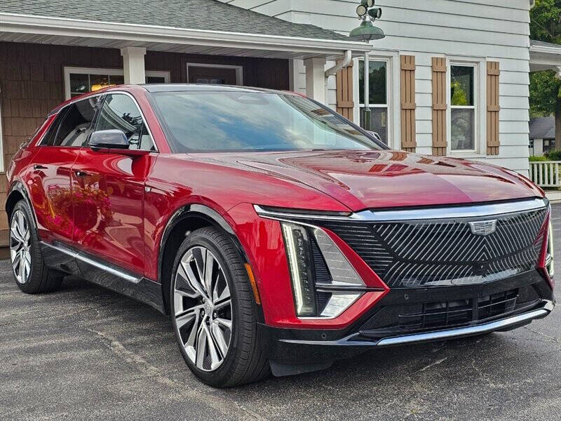 2024 Cadillac LYRIQ Luxury 3