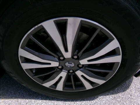 2017 Nissan Pathfinder SV