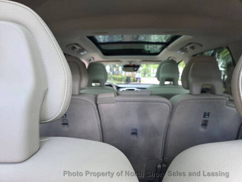 2016 Volvo XC90 T6 Momentum