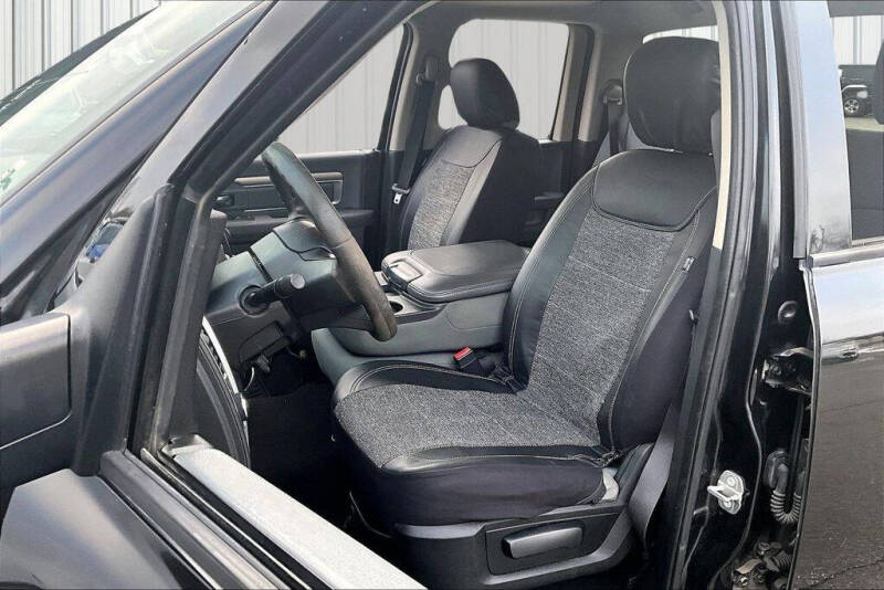 2017 RAM 1500 SLT