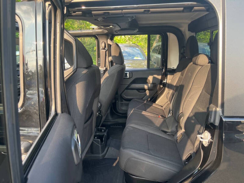 2021 Jeep Gladiator Overland