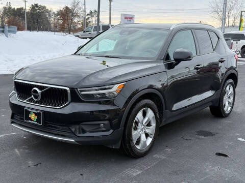 2022 Volvo XC40 T5 Momentum