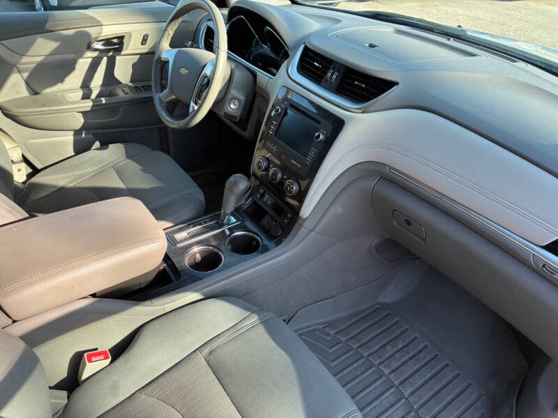 2017 Chevrolet Traverse LT