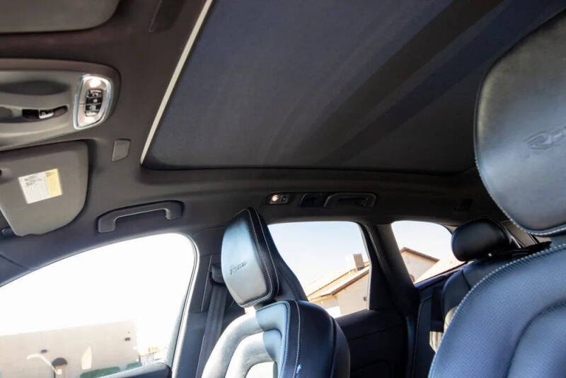 2019 Volvo XC60 T5 R-Design