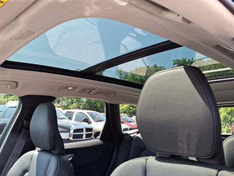 2023 Volvo XC60 B5 Plus Dark Theme