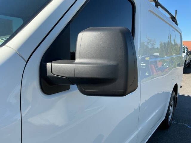 2013 Nissan NV 2500 HD SV
