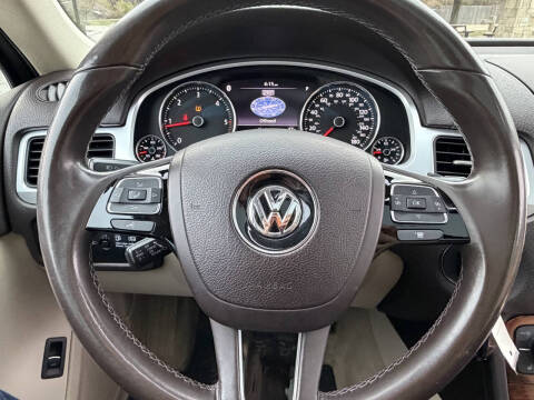 2012 Volkswagen Touareg TDI Sport
