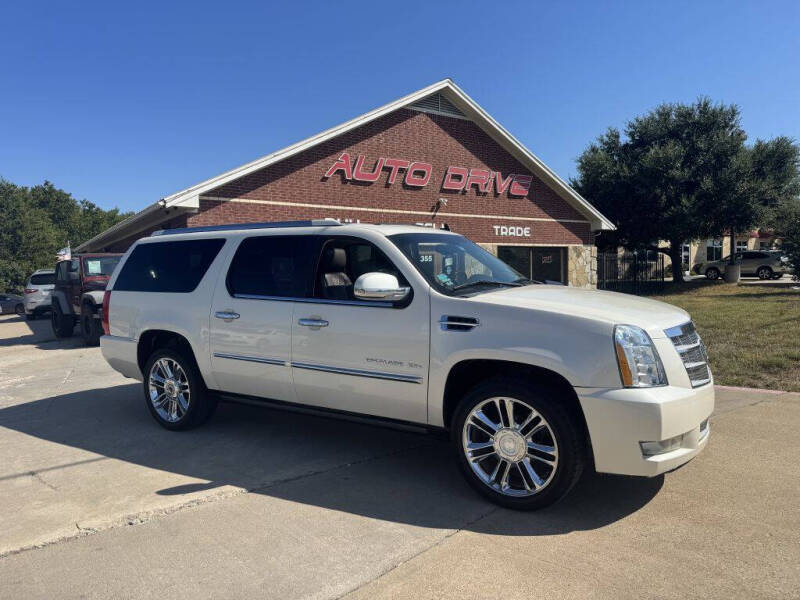 2011 Cadillac Escalade ESV Platinum Edition photo 2