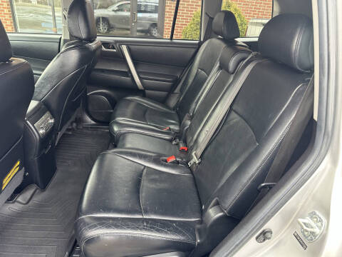 2012 Toyota Highlander SE