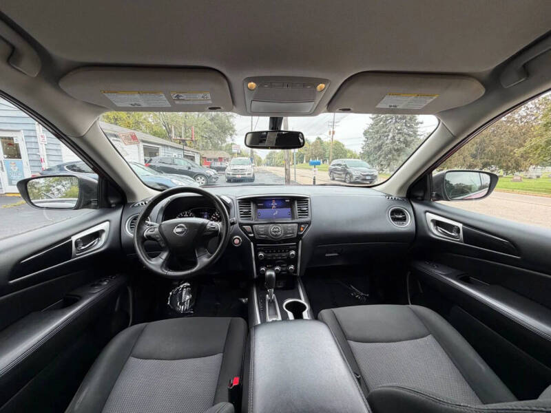 2020 Nissan Pathfinder SV